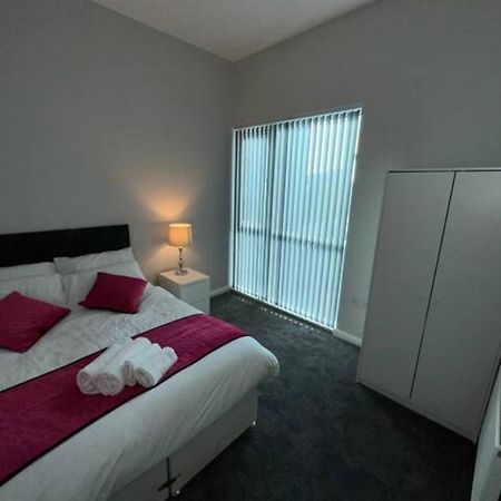 Crystal Home Manchester Bagian luar foto