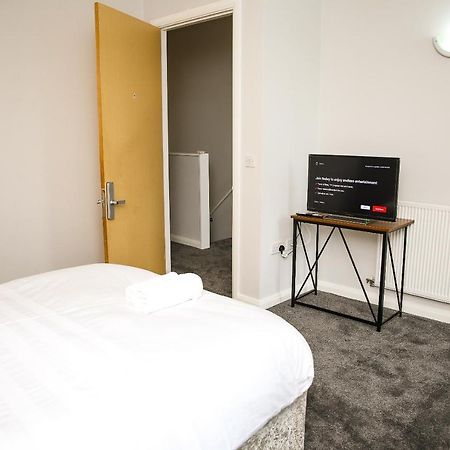 Crystal Home Manchester Bagian luar foto