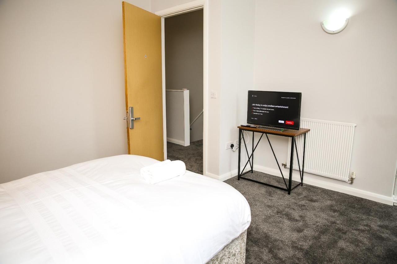 Crystal Home Manchester Bagian luar foto